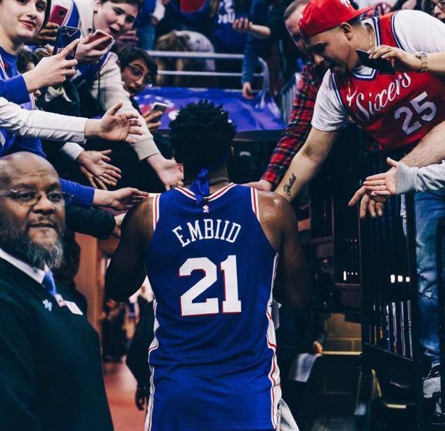 1688438042369014960.jpg F0DU_j-X0AIDJ90.jpg